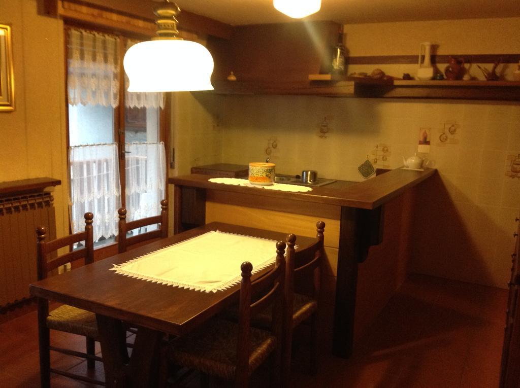 Albergo Castello Da Bonino Champorcher Ruang foto