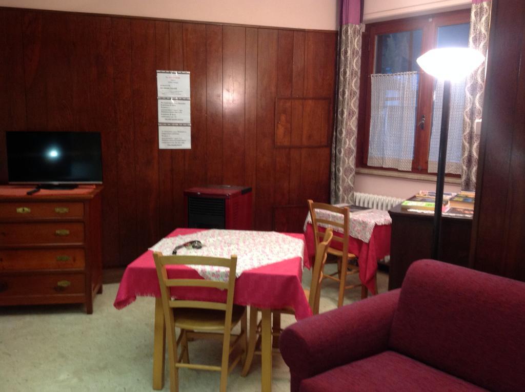Albergo Castello Da Bonino Champorcher Ruang foto
