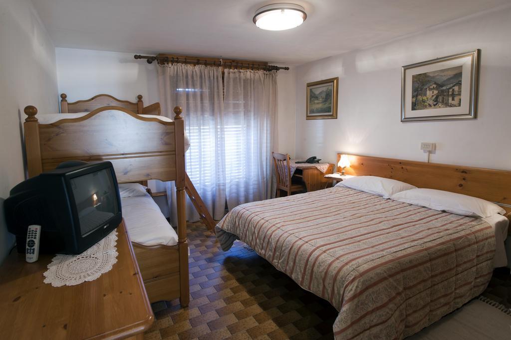 Albergo Castello Da Bonino Champorcher Ruang foto